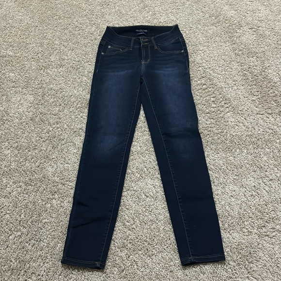 ***NWOT*** Ultra stretchy skinny jeans - Picture 1 of 2
